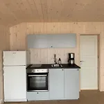 אתר קמפינג Fugelvagen, And Glamping Alvund