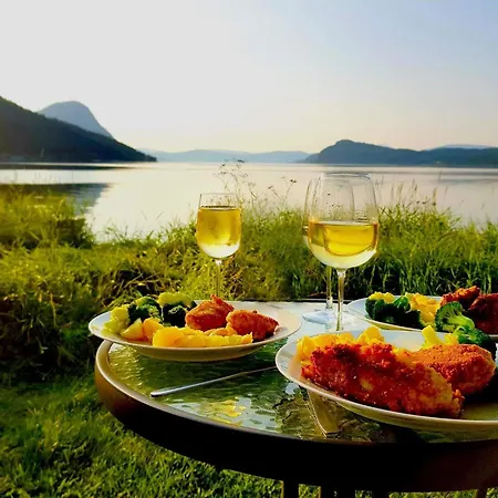 Campeggio Fugelvagen, And Glamping Alvund