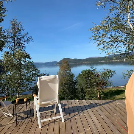 אתר קמפינג Fugelvagen, And Glamping Alvund